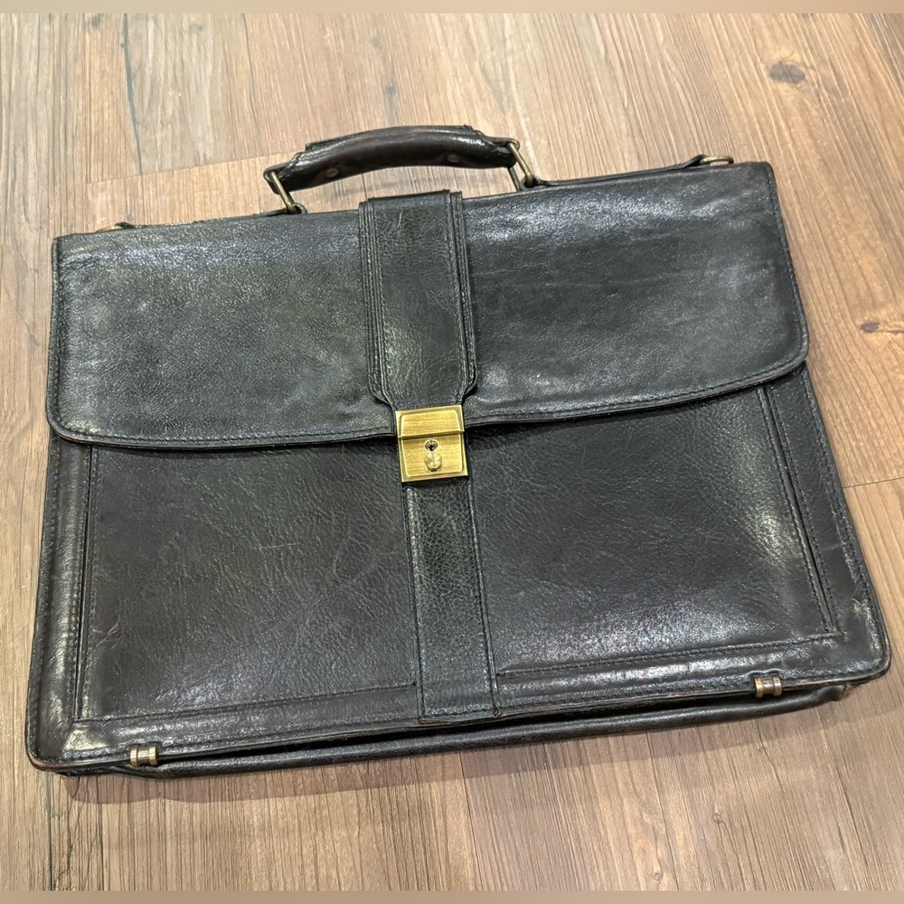 Vintage Renwick Leather briefcase with key
